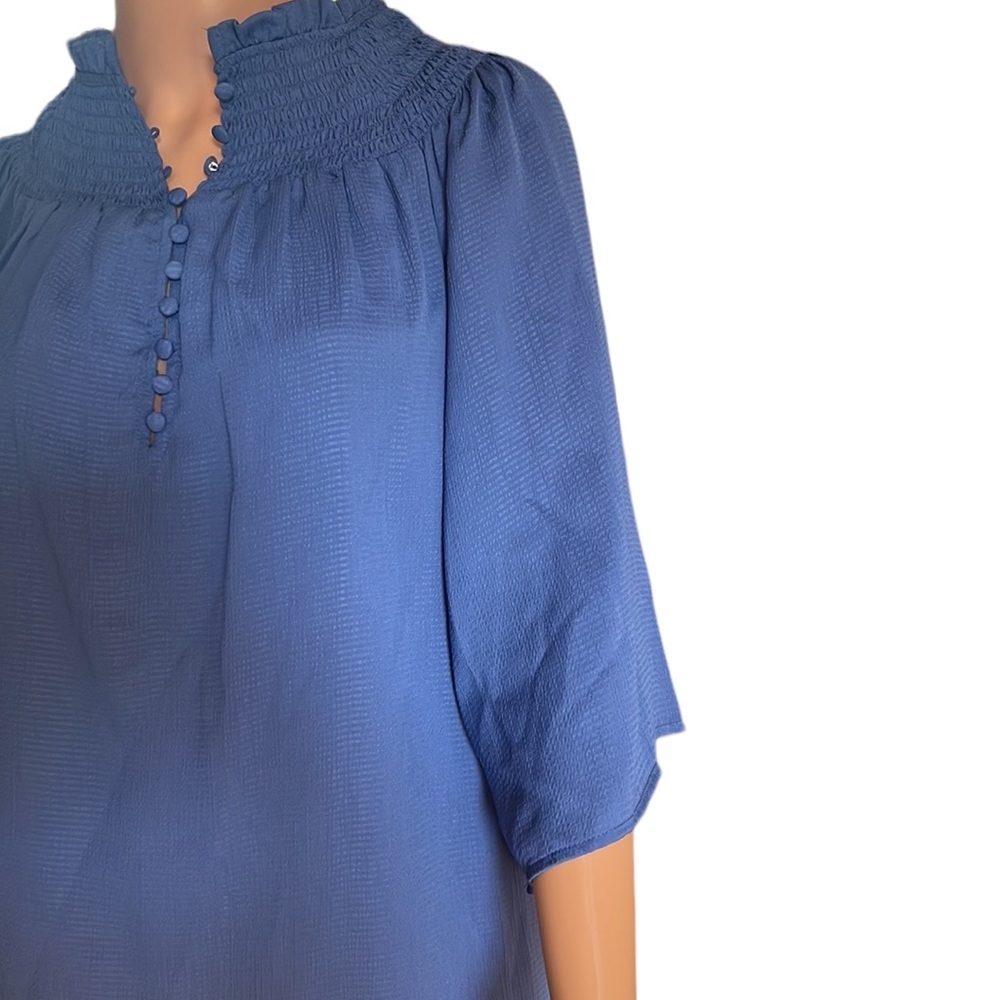 Blue top - Picture 7 of 9